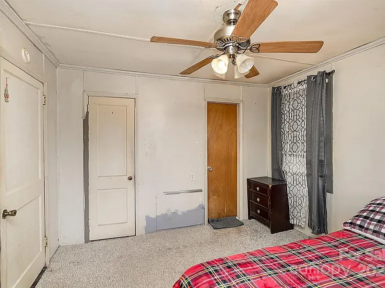 202 Hovis Rd — Photo 14
