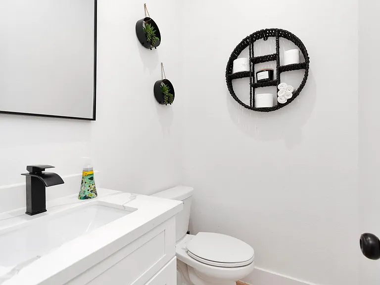 5308 Denmark St — Photo 16