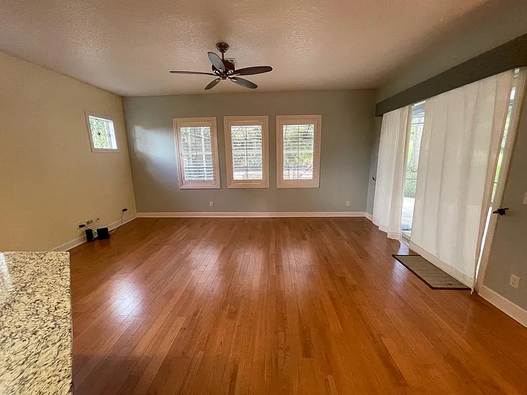 12340 Lake Valley Dr — Photo 6