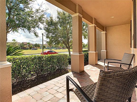 5th image of 9126 Savannah Grove Ln