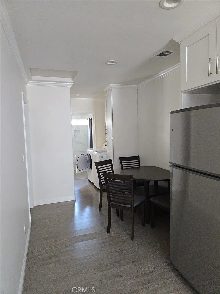 2 bed, 690 sqft, $2,350 — Photo 4