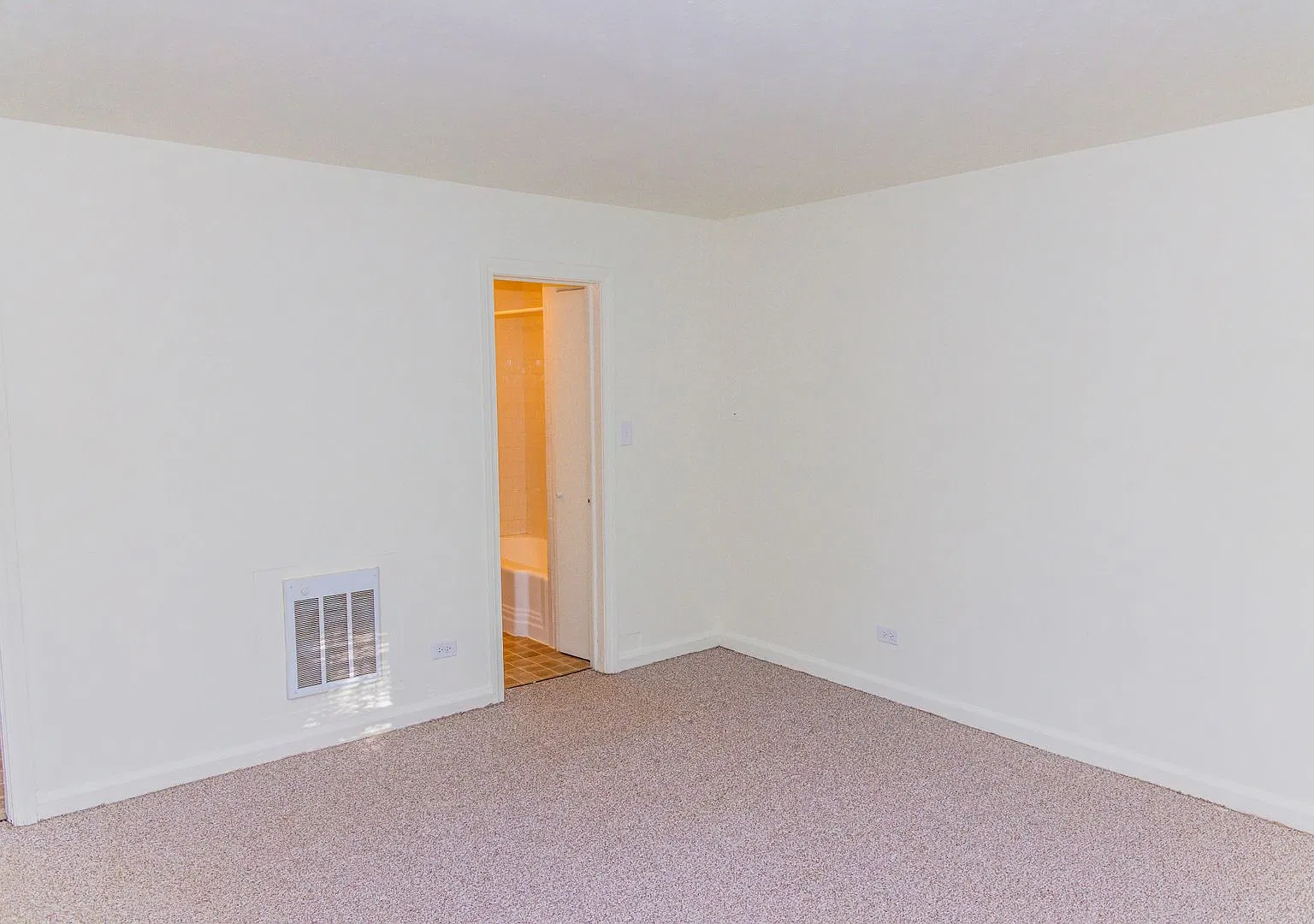 101 Carrollton Terrace — Photo 2