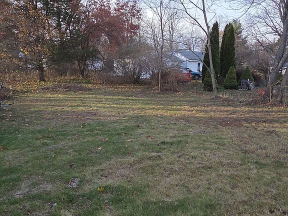 3rd image of 233 Washington Road