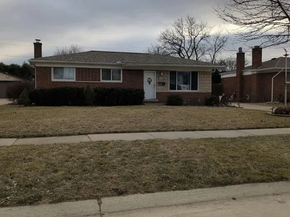 34308 Coachwood Dr, Sterling Heights, MI 48312