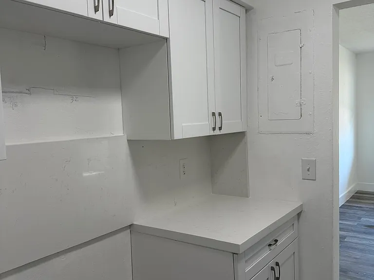 599 NW 40th Ct #A — Photo 5