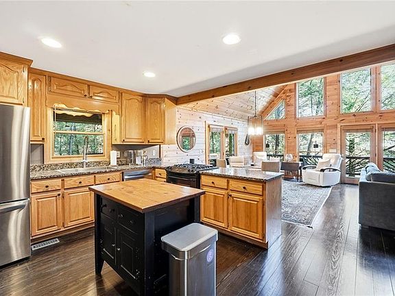 4th image of 834 Indian Cave Rd