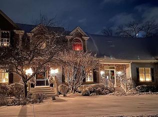 72 Ridge Rd, Foxboro, MA 02035