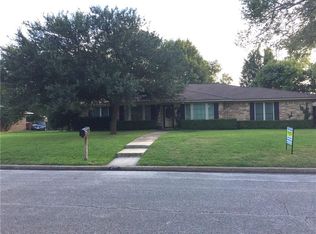 405 Mockingbird Dr, Bonham, TX 75418