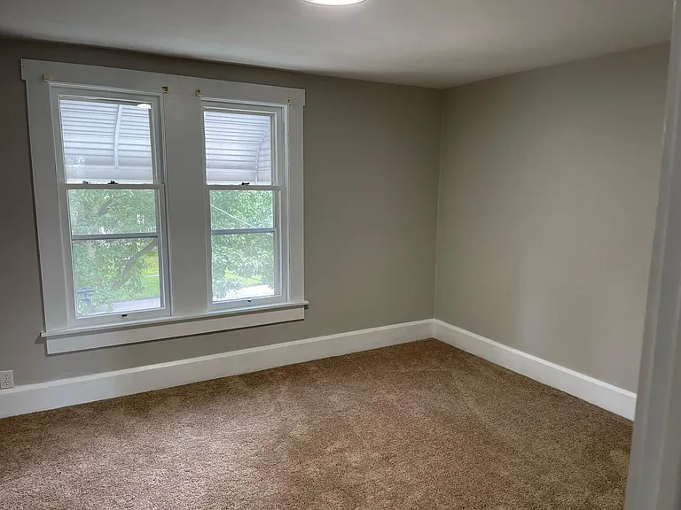234 E Walnut St — Photo 23