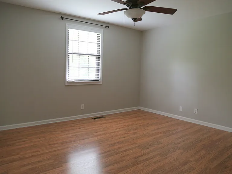 5856 Brentwood Trce — Photo 12