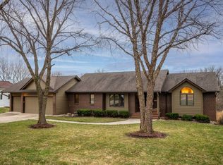 14210 Wildwood Dr, Clive, IA 50325