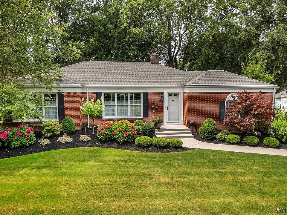1st image of 82 Burbank Dr