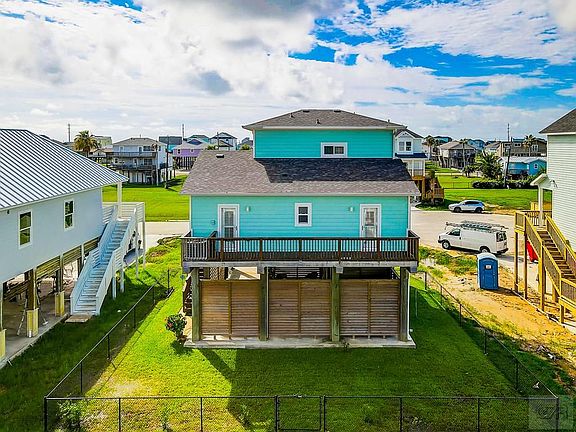3rd image of 23110 Miramar Cir