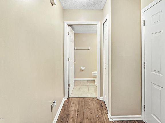 4th image of 160 Southern Bridge Blvd Unit 2