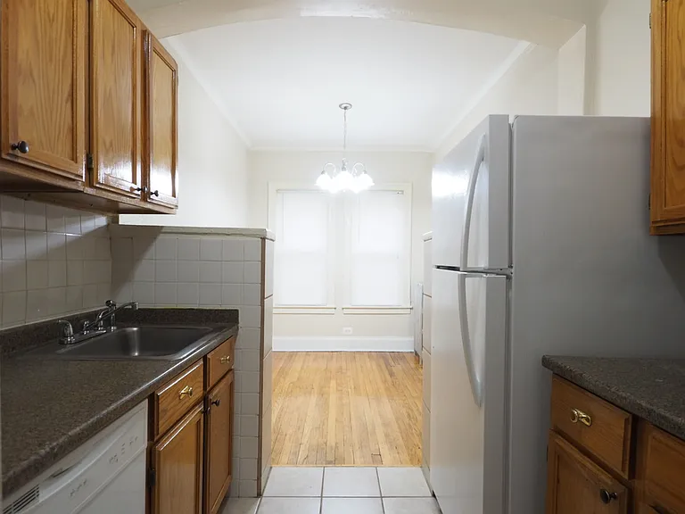 4937 N Whipple St #2E — Photo 5