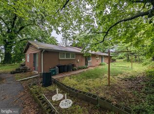 2220 Goose Valley Rd, Harrisburg, PA 17110