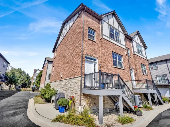 150 S Myrtle Ave, Villa Park, IL 60181