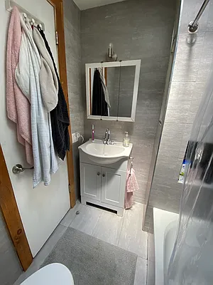 Rented by Nooklyn NYC LLC | media 30