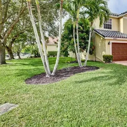 10885 La Salinas Cir #10885 — Photo 3