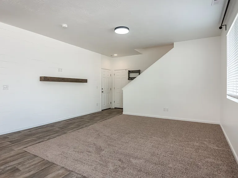 6450 Black Ridge Dr — Photo 8