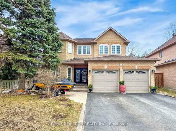 1143 Gossamer Dr, Pickering, ON L1X 2T8