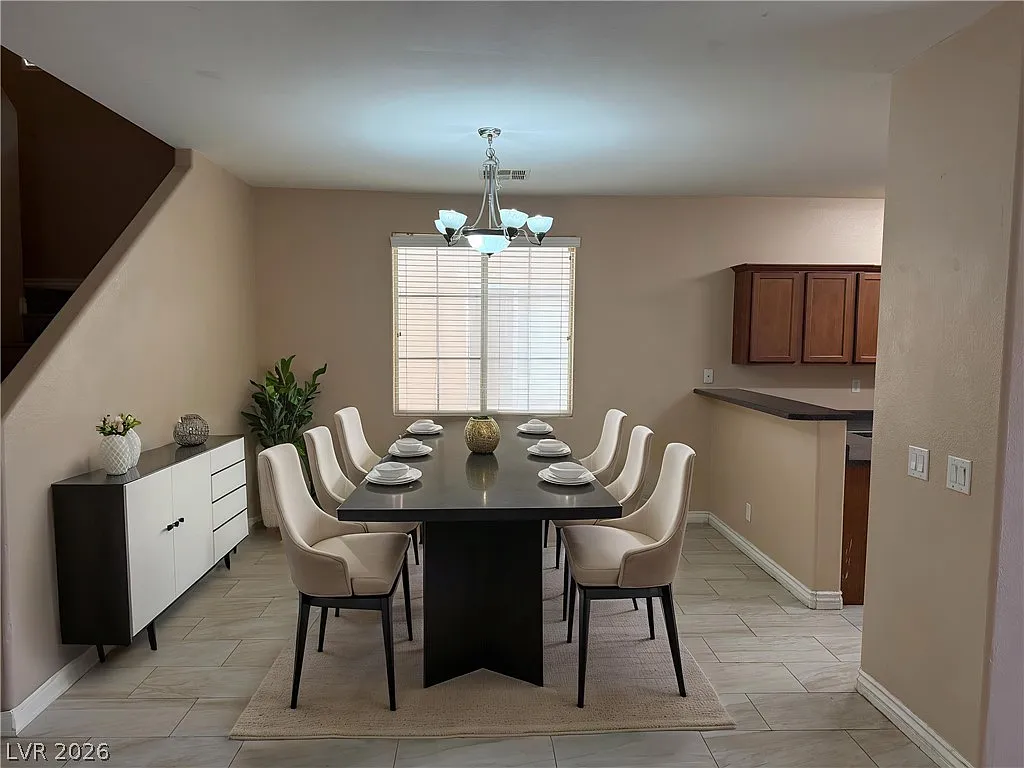 4 bed, 2.5 bath, 2104 sqft, $1,895 — Photo 4