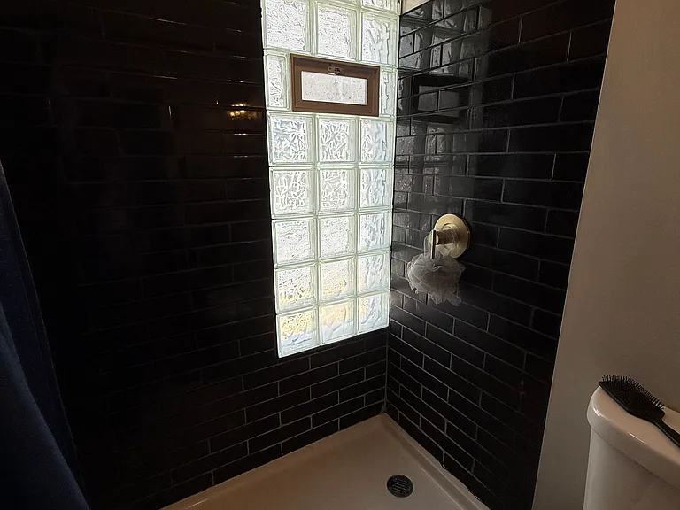 76 Sterling Ave — Photo 10