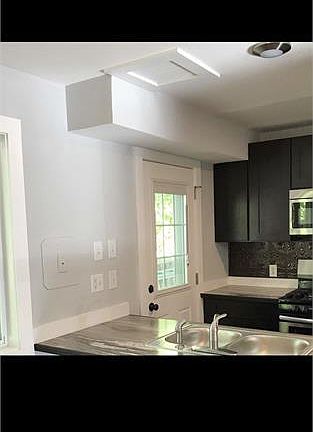3rd image of 38444 Meadowdale St #38444