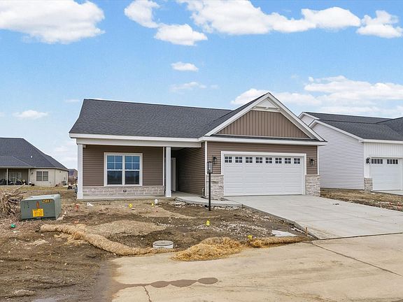 2nd image of 3902 Bay Cir