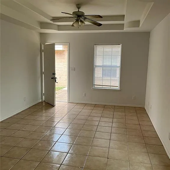 2515 Salvatierra Ave — Photo 8