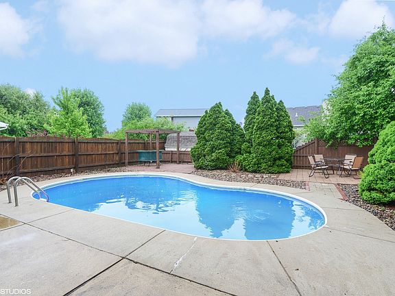3rd image of 2324 Monticello Dr