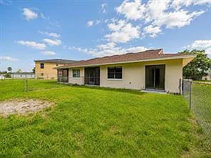 660 Royalty Ct — Photo 34