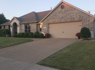 208 Pinewood Trl, Forney, TX 75126