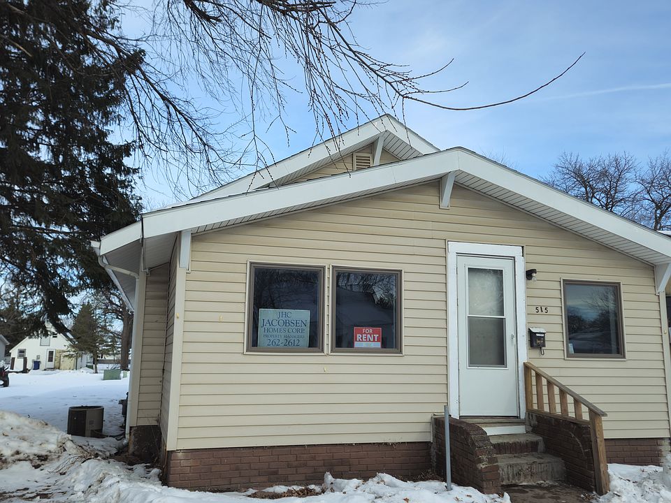 1st image of 515 E 11th St