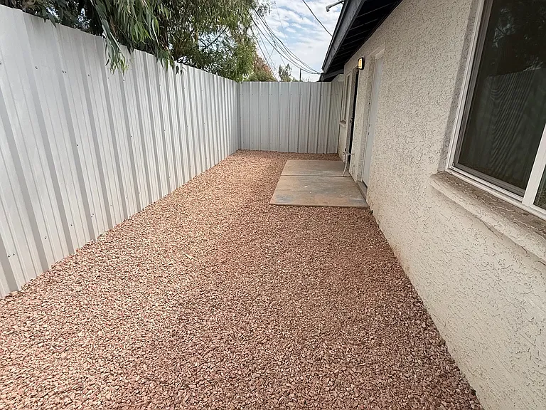2535 W Missouri Ave #1 — Photo 2