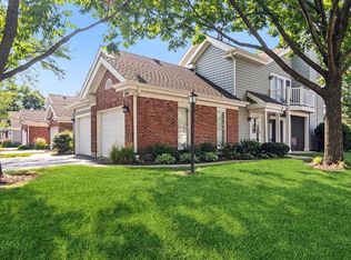 1955 N Stillwater Rd #1, Arlington Heights, IL 60004