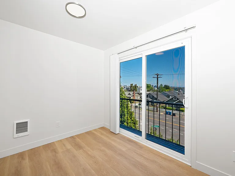 Dexter Flats — Photo 15