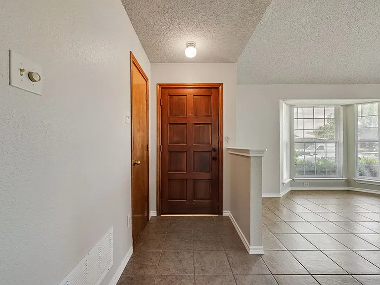 2618 Trumpet Dr — Photo 1