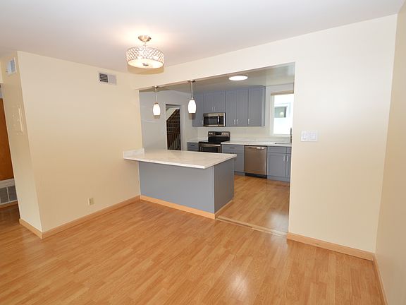 4th image of 158 Day St APT 1