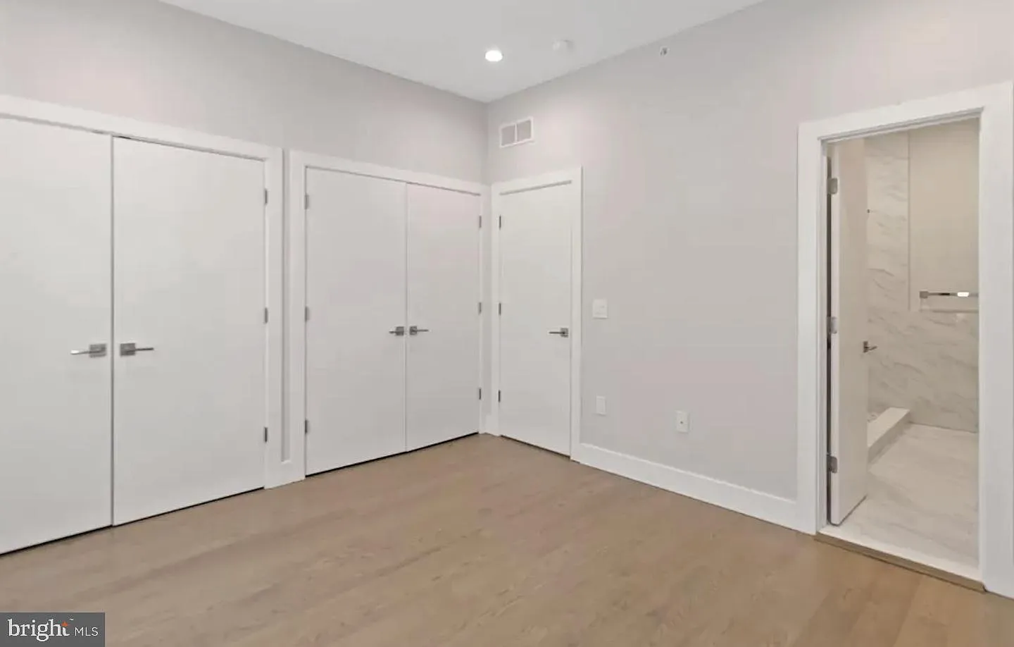 3 bed, 2070 sqft, $1,800 — Photo 4