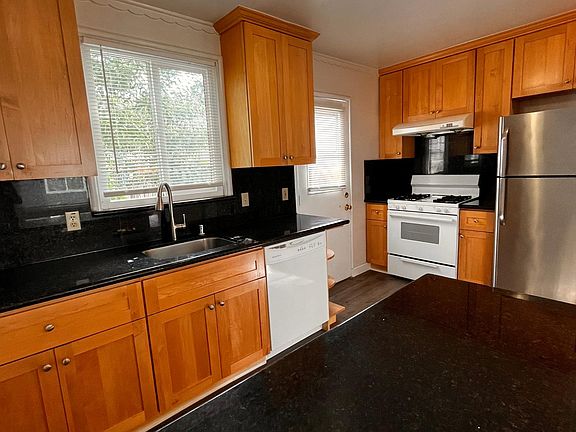 5th image of 6121 Fresno Ave #6121
