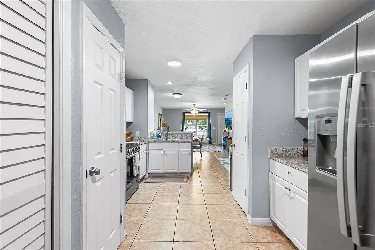 3 bed, 1386 sqft, $1,995 — Photo 4