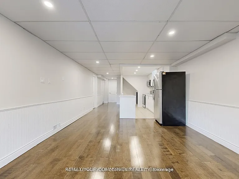 52 Eleanor Cir #LOWER — Photo 8