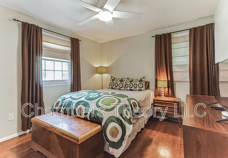 10211 Fox Ln — Photo 32