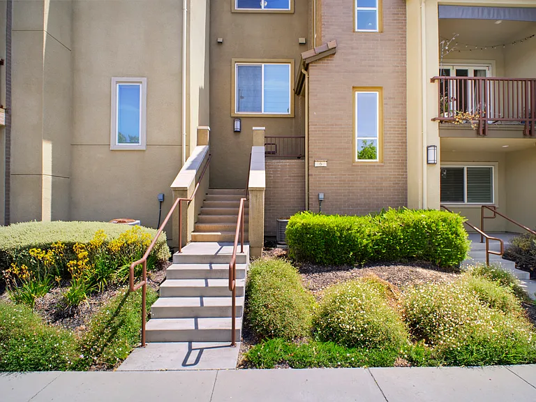 1336 N Capitol Ave #6 — Photo 22