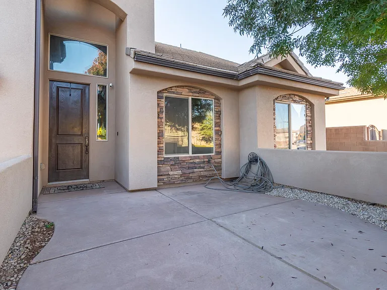 2676 S Wilson Dr — Photo 2