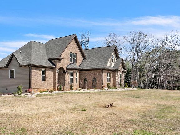 2nd image of 207 Poplar Ridge Rd