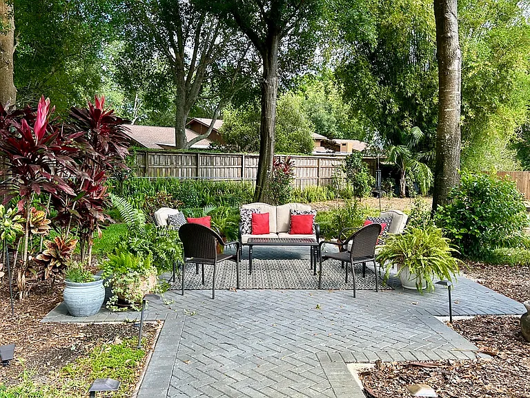 1203 Easton Dr — Photo 19