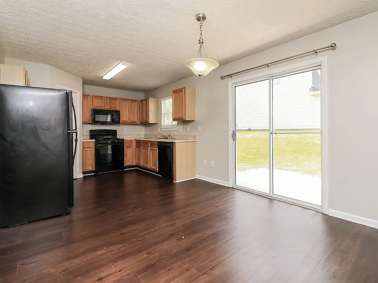 271 Springbottom Ct — Photo 8