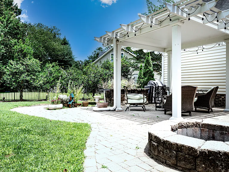 1004 Somerset Ct — Photo 7